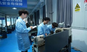 西安交通工程学院学子攻克半导体核心耗材难题 超薄电容切割刀片实现国产化突破